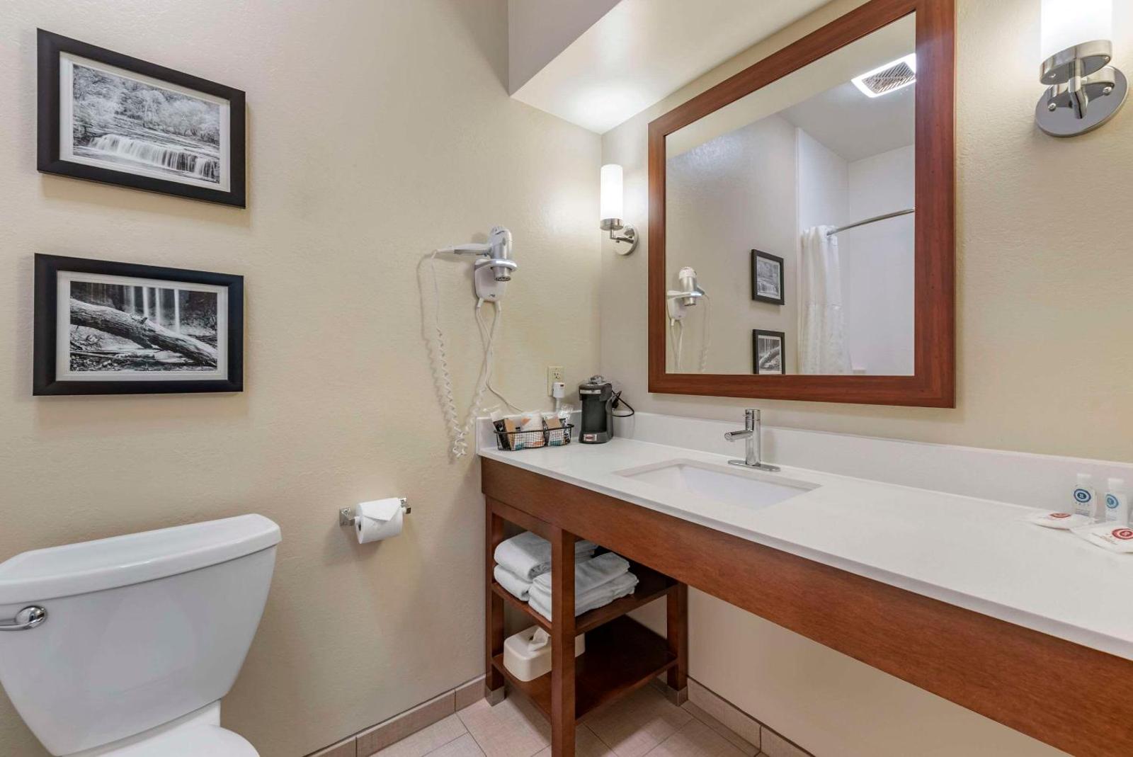 Comfort Inn Crawfordsville Main image 1